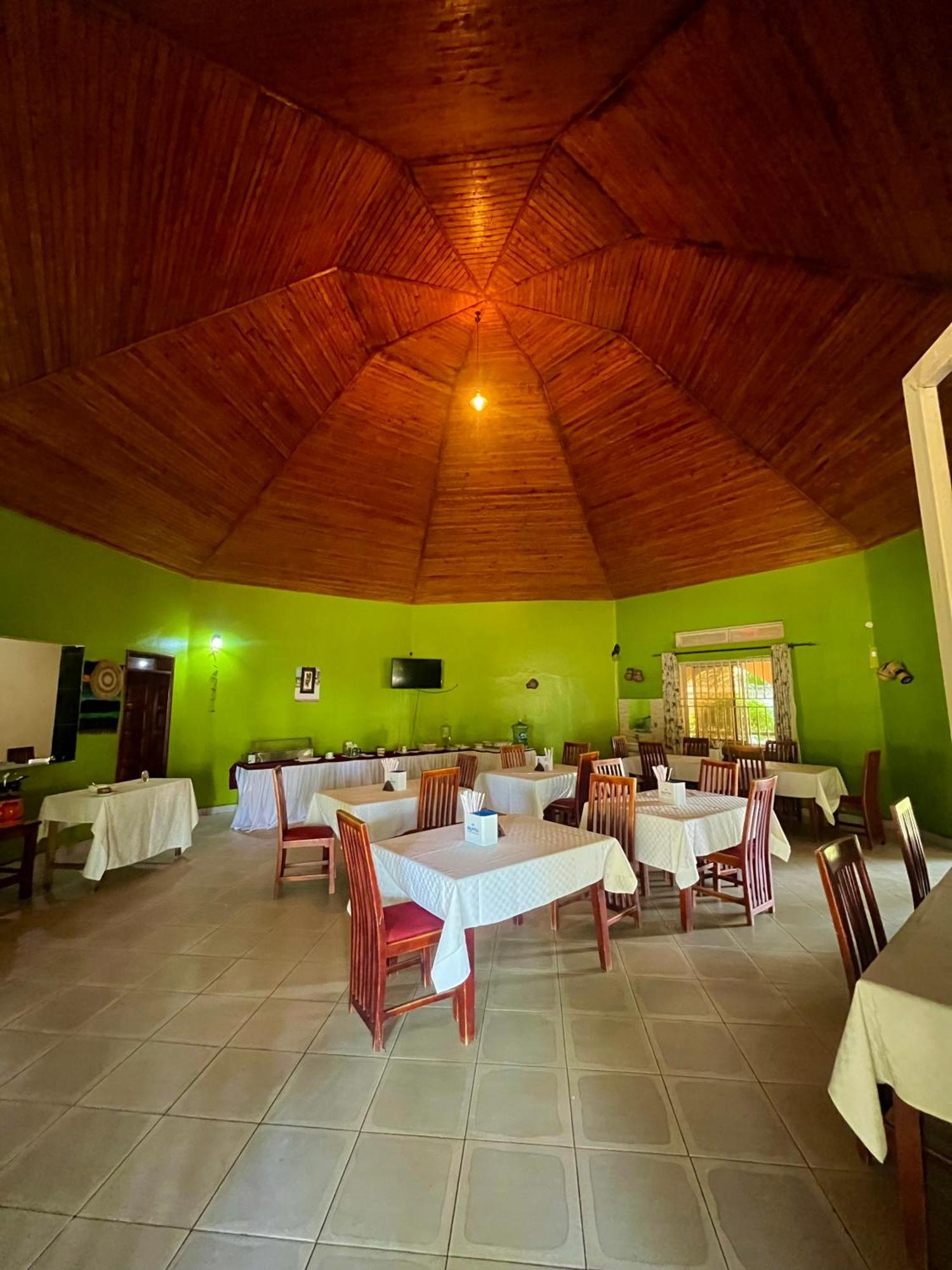 Lavic Country Resort Adjumani المظهر الخارجي الصورة