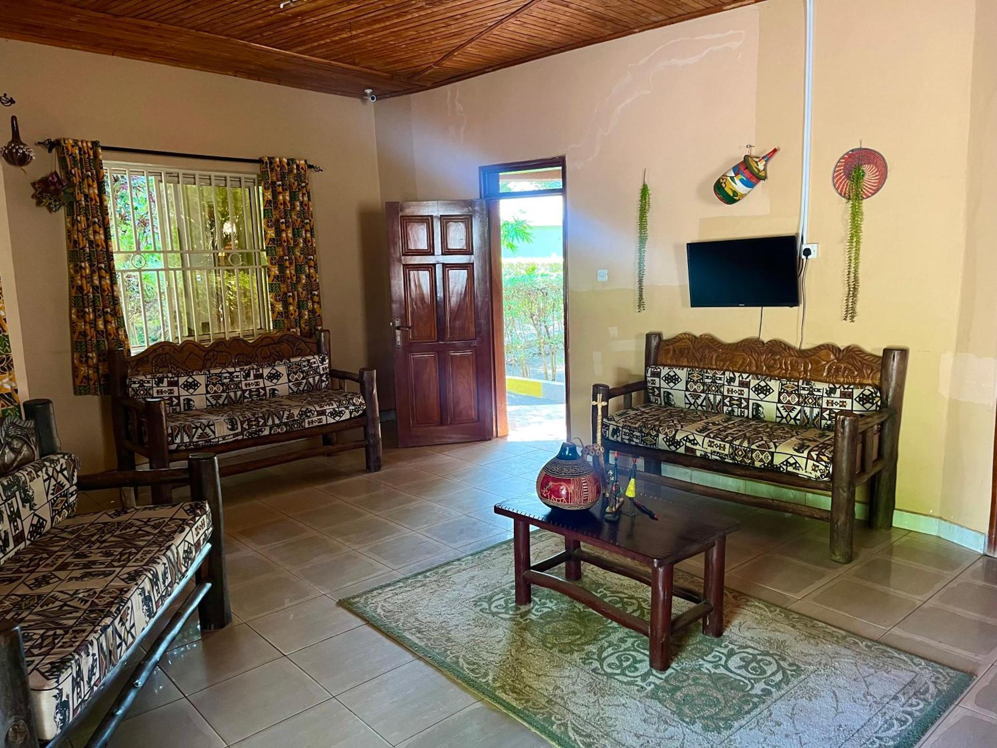 Lavic Country Resort Adjumani المظهر الخارجي الصورة