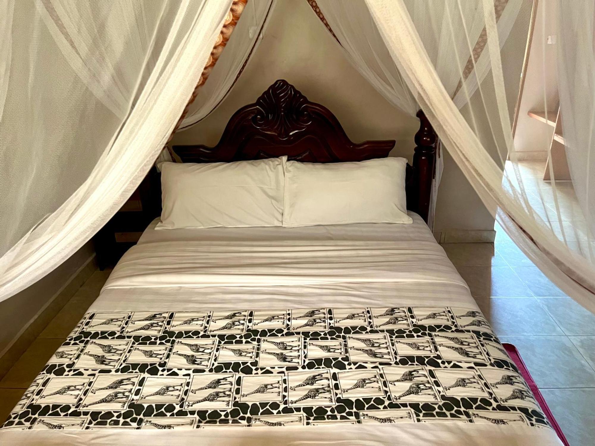 Lavic Country Resort Adjumani المظهر الخارجي الصورة