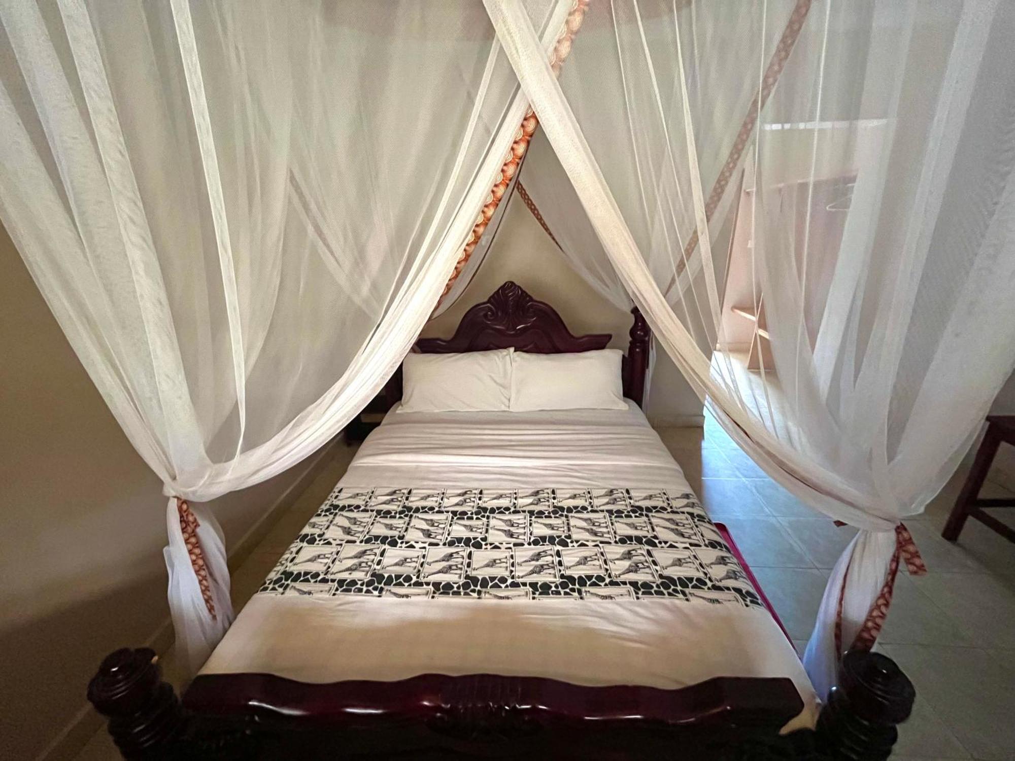 Lavic Country Resort Adjumani المظهر الخارجي الصورة