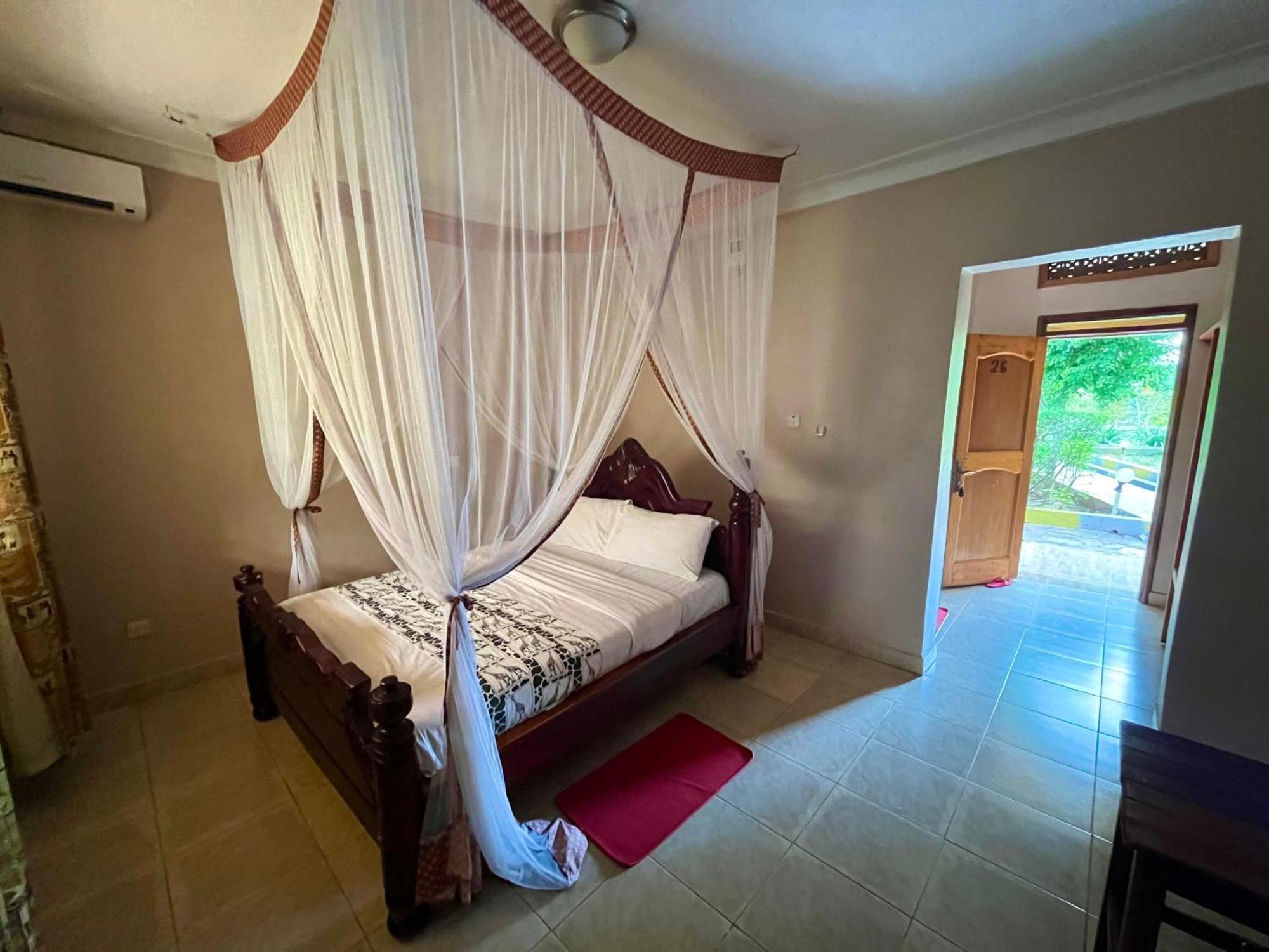 Lavic Country Resort Adjumani المظهر الخارجي الصورة