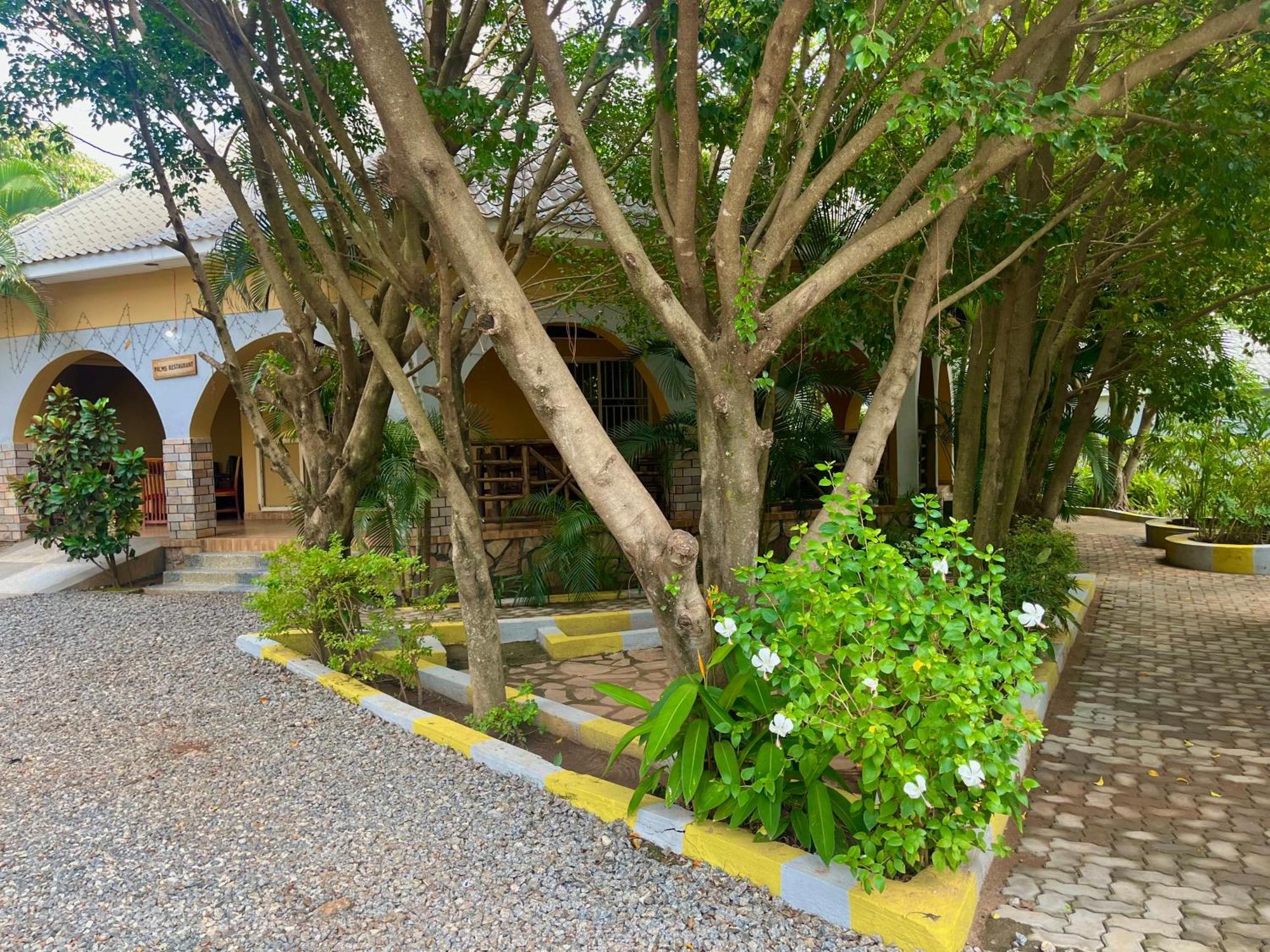 Lavic Country Resort Adjumani المظهر الخارجي الصورة