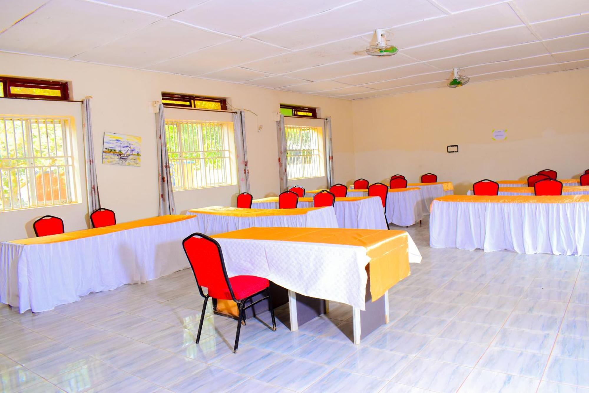 Lavic Country Resort Adjumani المظهر الخارجي الصورة