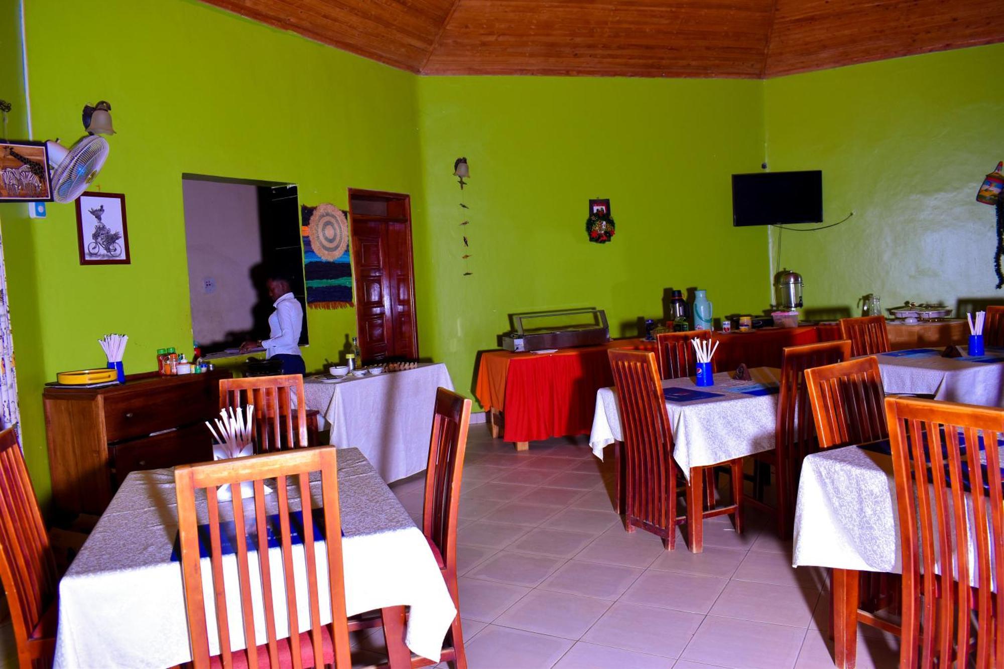 Lavic Country Resort Adjumani المظهر الخارجي الصورة