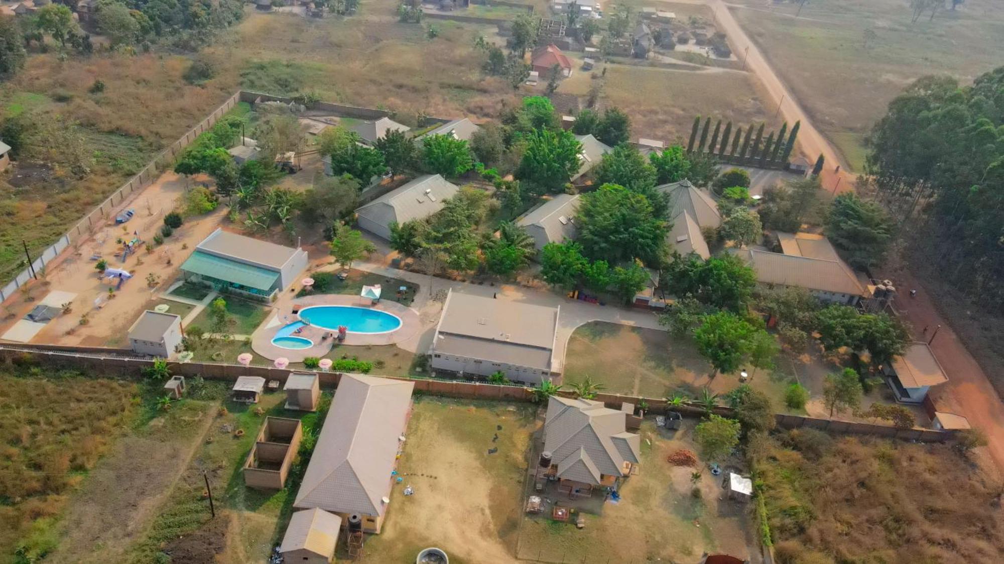 Lavic Country Resort Adjumani المظهر الخارجي الصورة