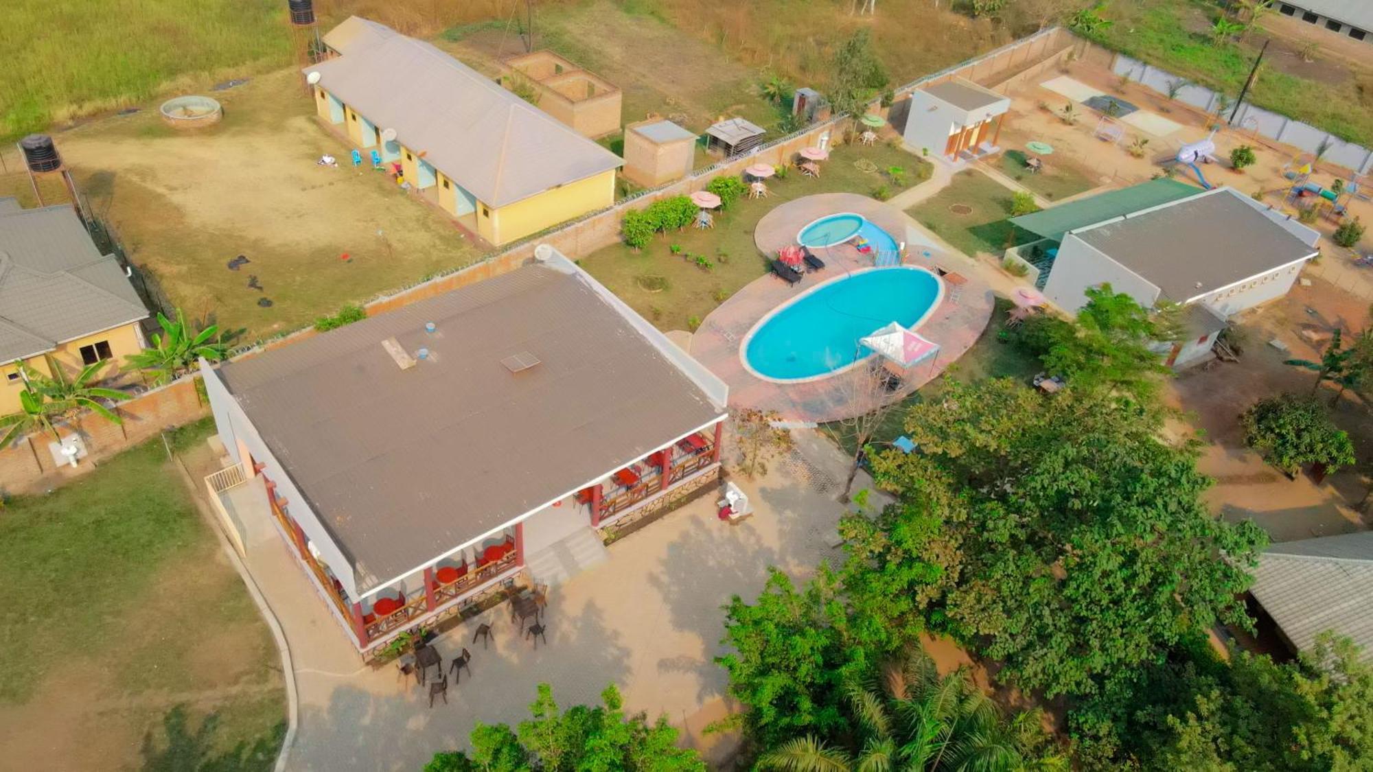 Lavic Country Resort Adjumani المظهر الخارجي الصورة