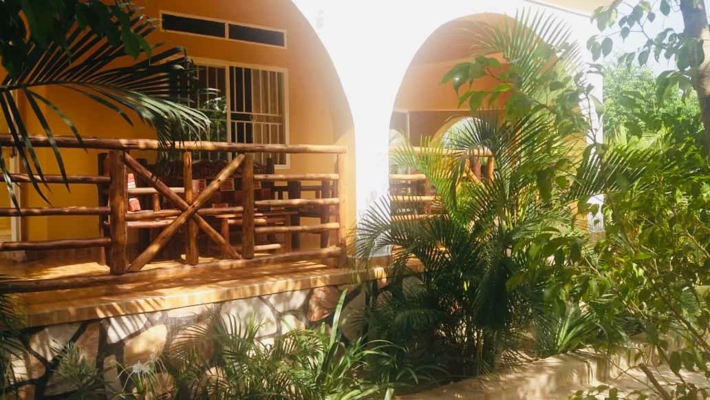 Lavic Country Resort Adjumani المظهر الخارجي الصورة