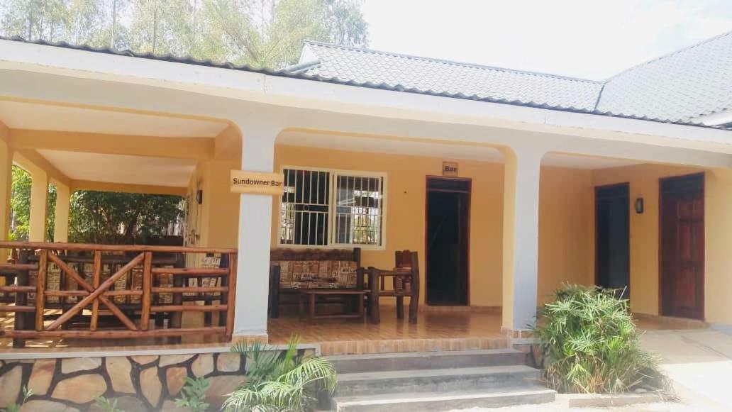 Lavic Country Resort Adjumani المظهر الخارجي الصورة